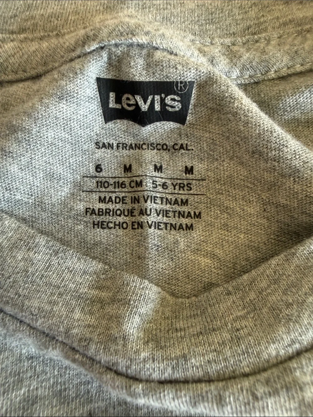 Levi's Grey Tee with Pink Sparkle 💖 Logo - Kids Short Sleeve